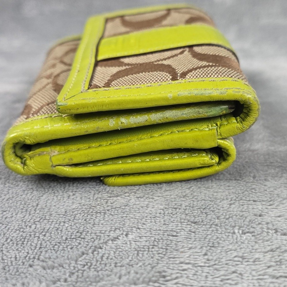 Vintage Coach TriFold Wallet Signature Canvas And Lime-Green Leather - Picture 13 of 13